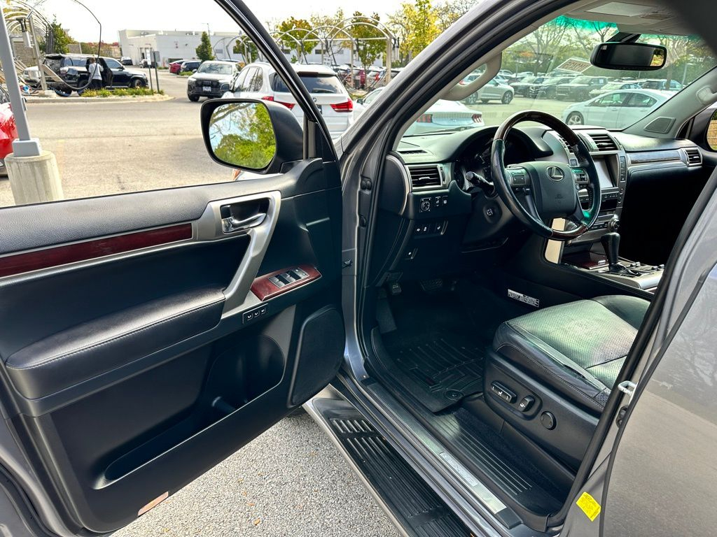 Lexus GX 460 4WD 4dr Luxury 2015