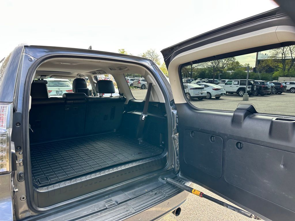 Lexus GX 460 4WD 4dr Luxury 2015