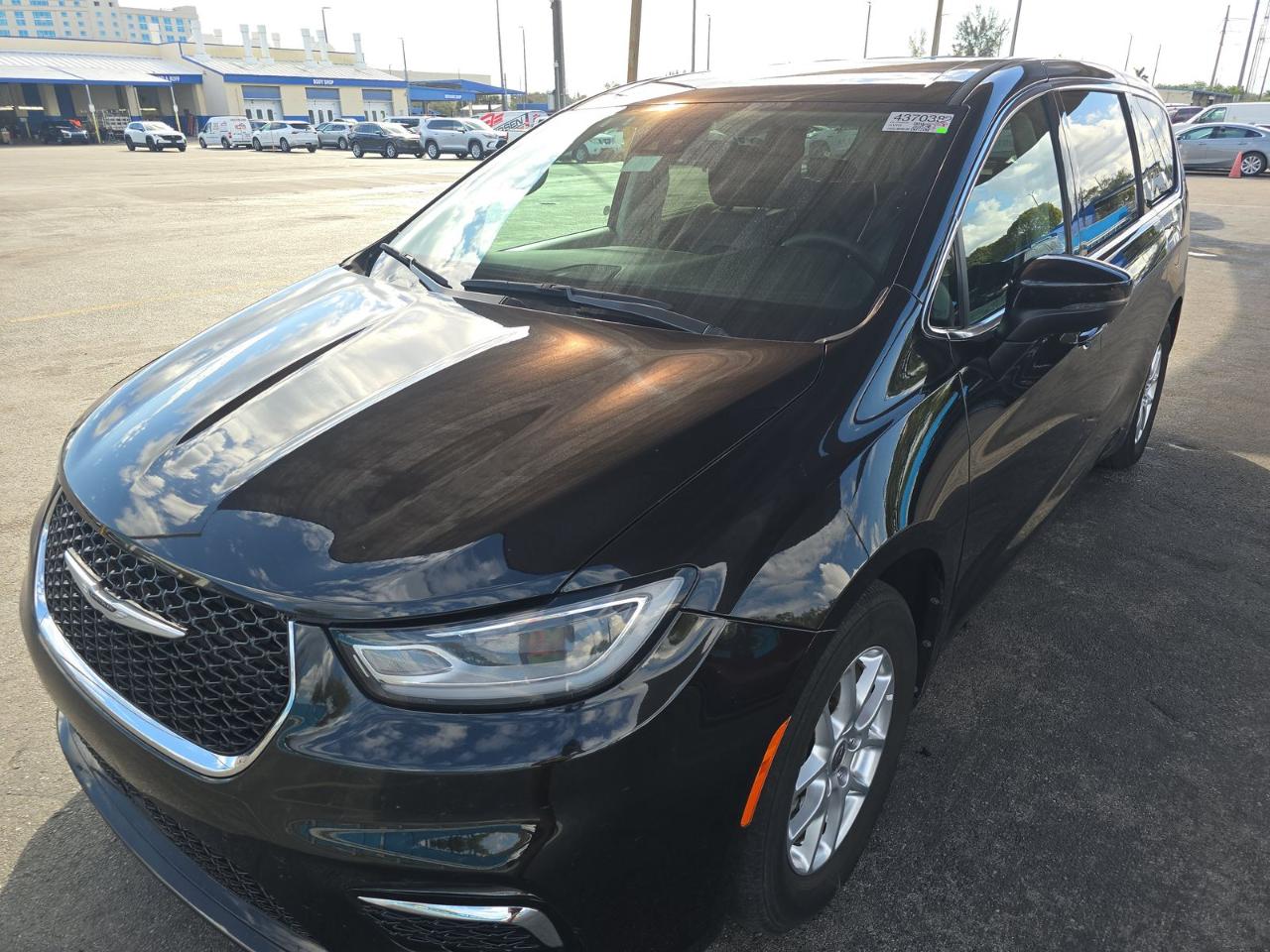 Chrysler Pacifica Touring L FWD 2023