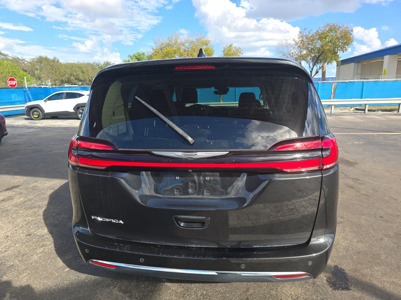 Chrysler Pacifica Touring L FWD 2023