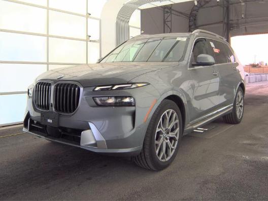 BMW X7 xDrive40i Sports Activity Vehicle 2026