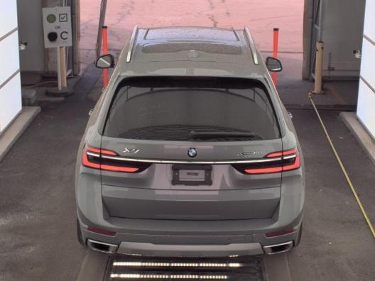 BMW X7 xDrive40i Sports Activity Vehicle 2026