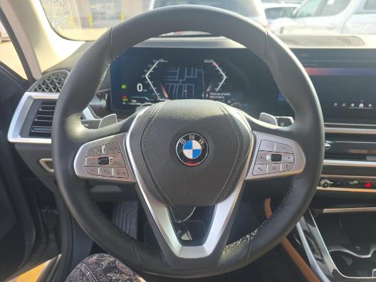 BMW X7 xDrive40i Sports Activity Vehicle 2026