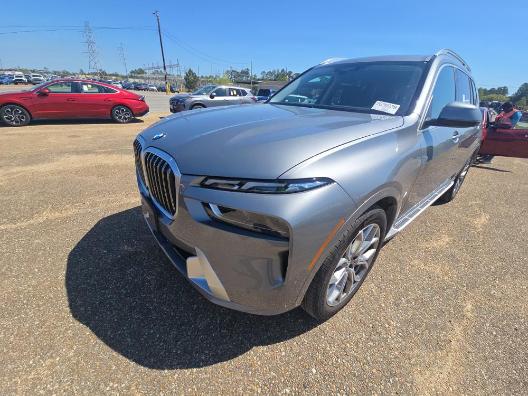 BMW X7 xDrive40i Sports Activity Vehicle 2026