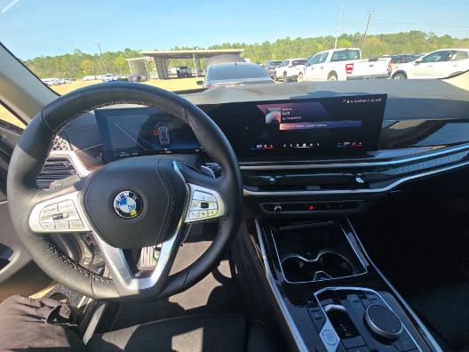 BMW X7 xDrive40i Sports Activity Vehicle 2026