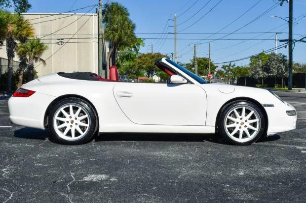 Porsche 911 2dr Cabriolet Carrera 2008