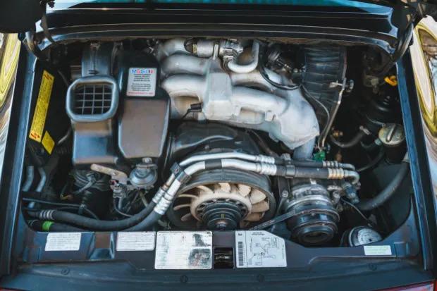 Porsche 911 Carrera 2dr Cpe Carrera 4S 1997