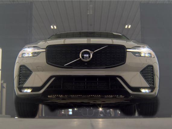 Volvo XC60 B5 AWD Core 2025