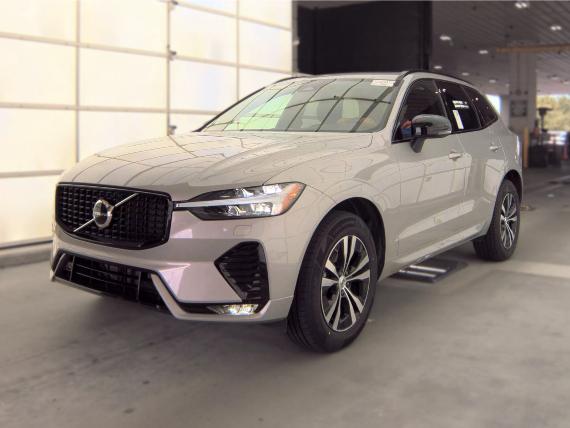 Volvo XC60 B5 AWD Core 2025