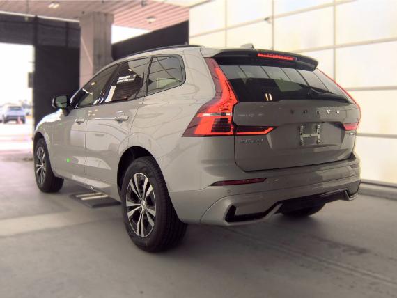 Volvo XC60 B5 AWD Core 2025