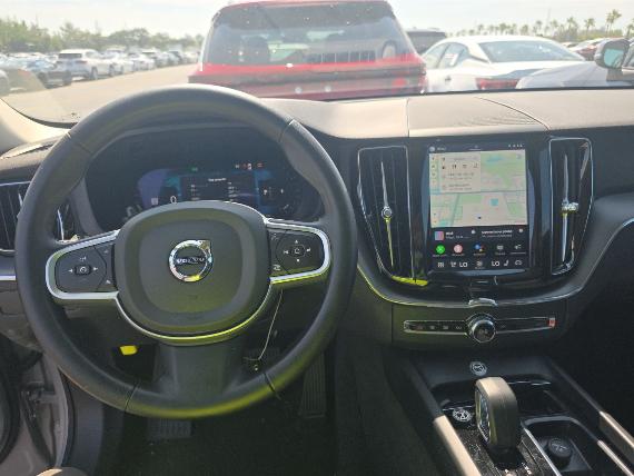 Volvo XC60 B5 AWD Core 2025