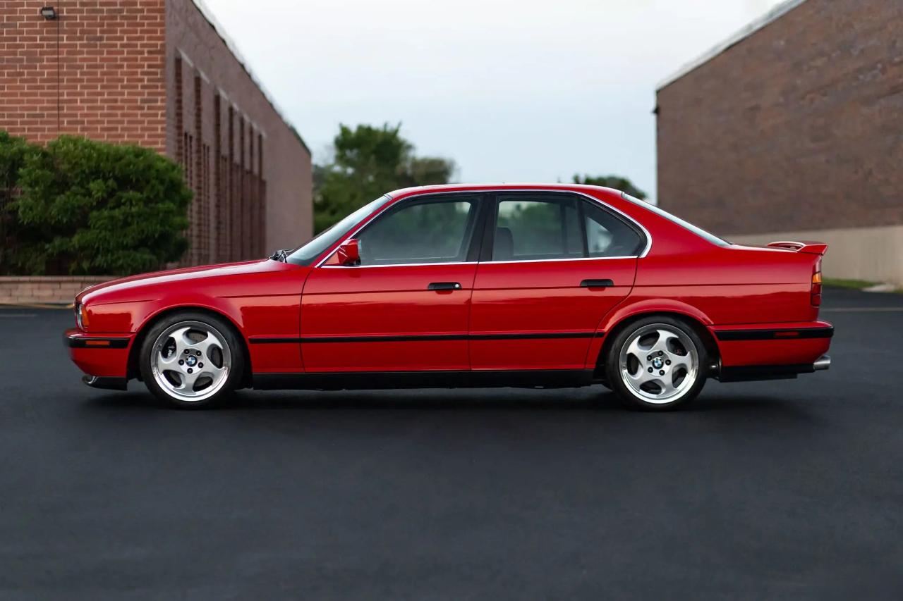 BMW 5 Series 4dr Sedan M5 1991