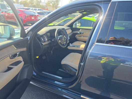 Volvo XC90 2025.5 B5 AWD Core 7-Seater 2025