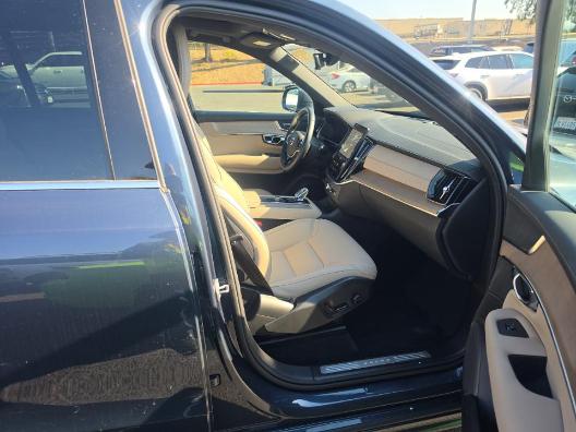 Volvo XC90 2025.5 B5 AWD Core 7-Seater 2025