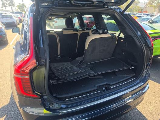 Volvo XC90 2025.5 B5 AWD Core 7-Seater 2025