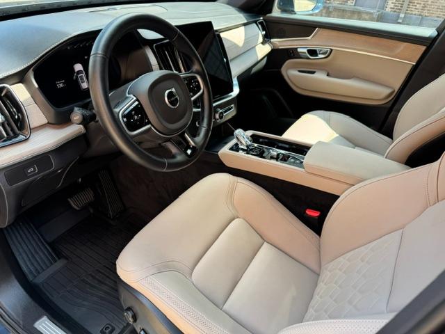 Volvo XC90 2025.5 B5 AWD Core 7-Seater 2025