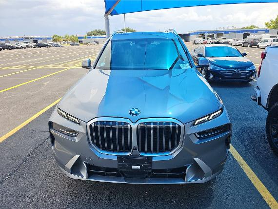 BMW X7 xDrive40i Sports Activity Vehicle 2026