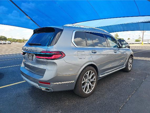 BMW X7 xDrive40i Sports Activity Vehicle 2026