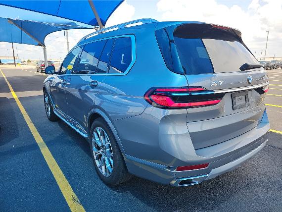 BMW X7 xDrive40i Sports Activity Vehicle 2026