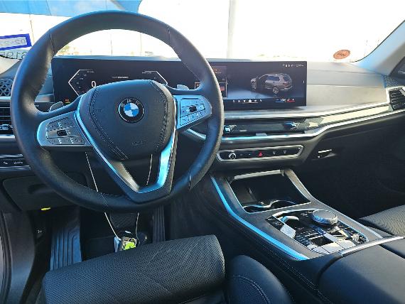 BMW X7 xDrive40i Sports Activity Vehicle 2026