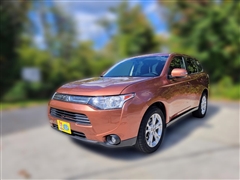 2014 Mitsubishi Outlander  2014 Mitsubishi Outlander