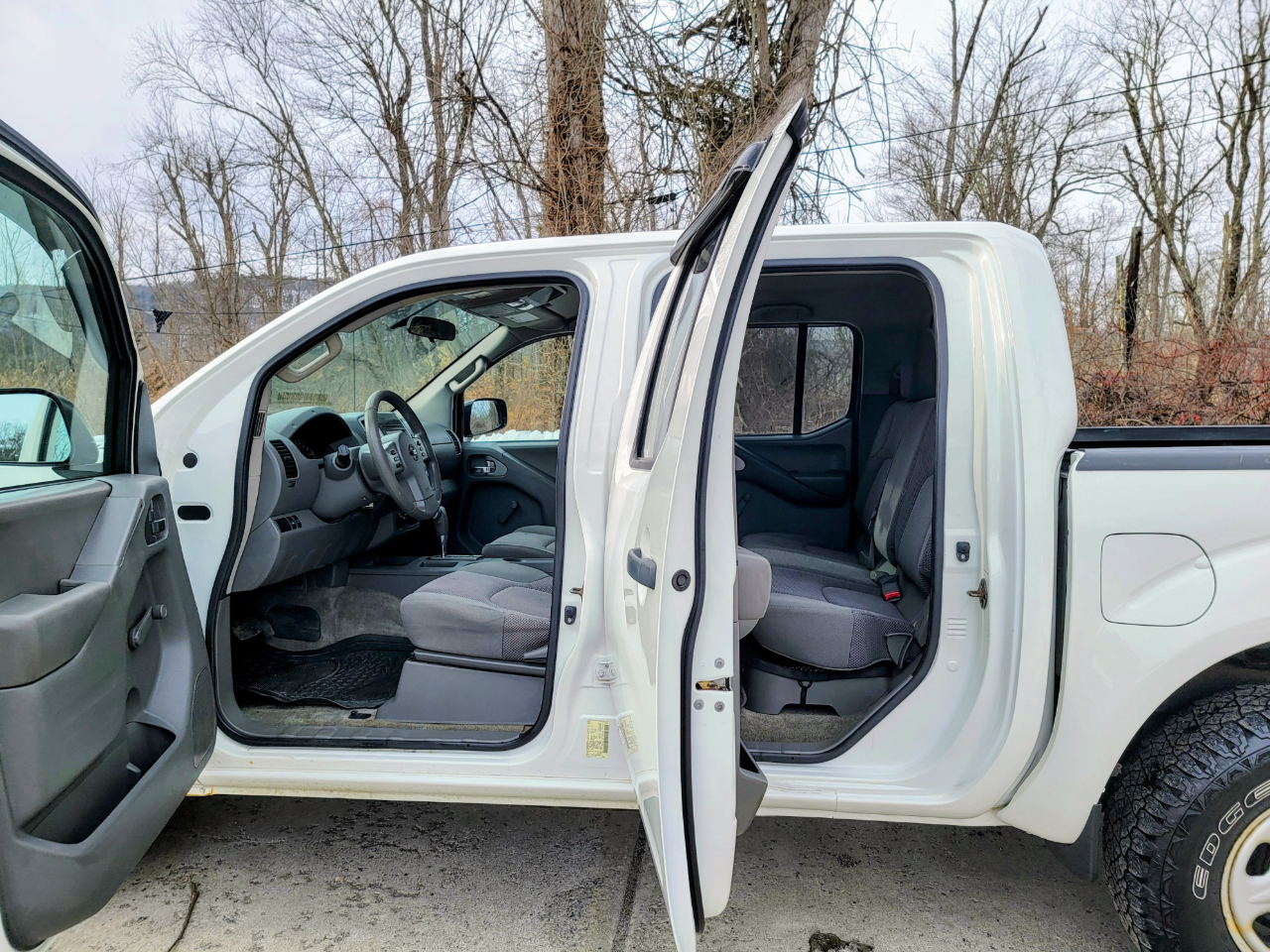 Nissan Frontier SL Crew Cab 5AT 4WD 2015