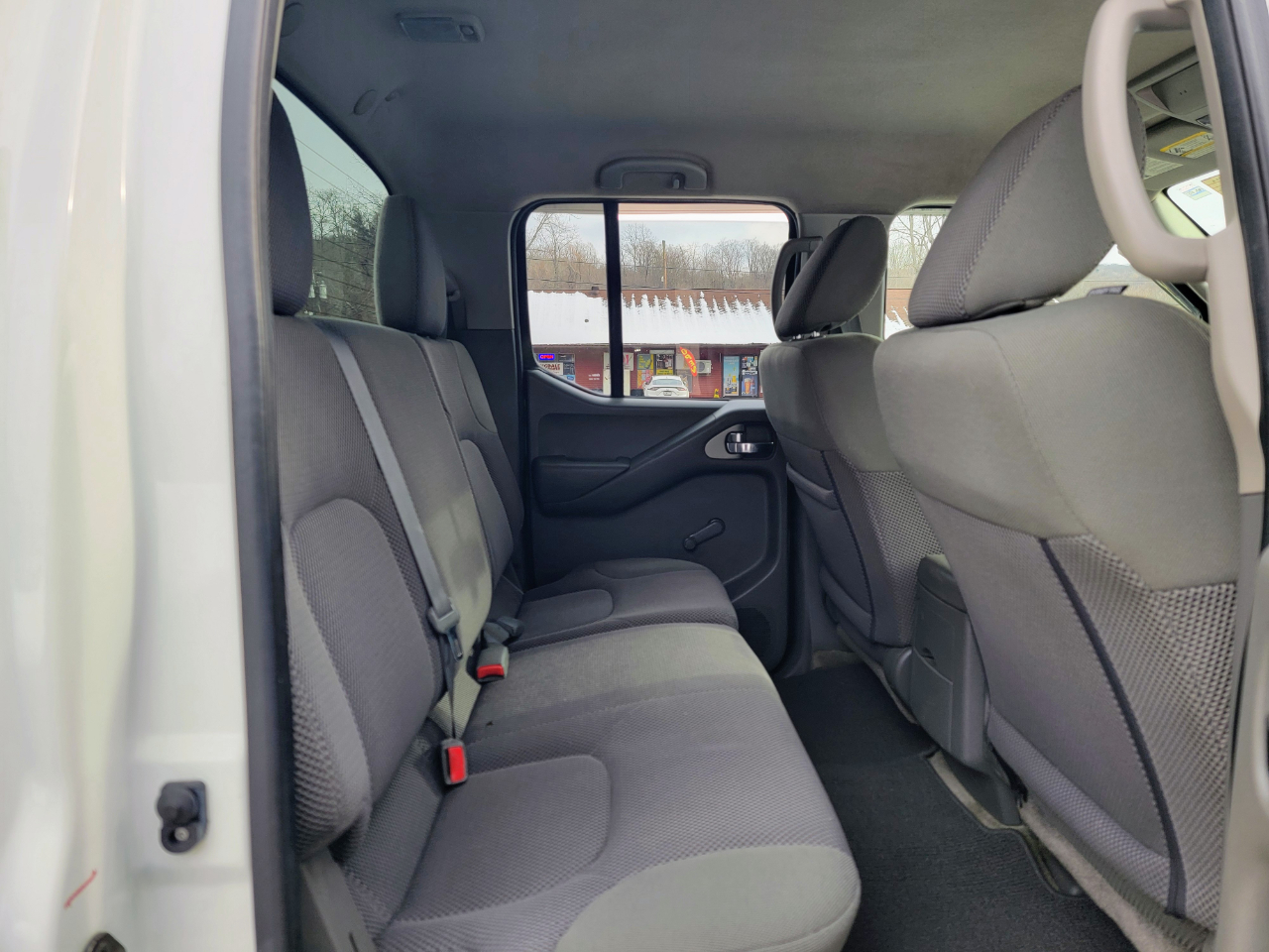 Nissan Frontier SL Crew Cab 5AT 4WD 2015