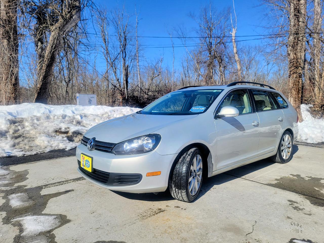 Volkswagen Jetta SportWagen 2.5L SE PZEV 2012