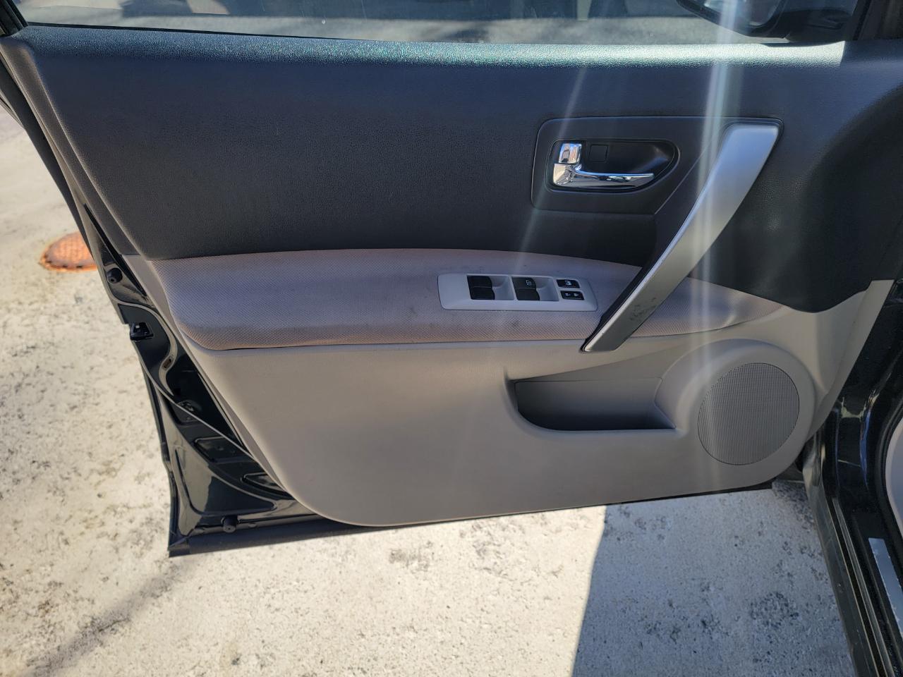 Nissan Rogue S AWD 2010