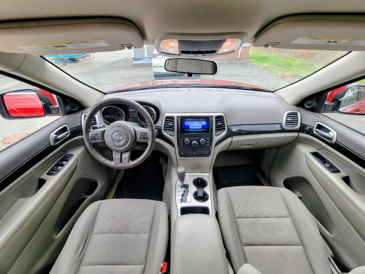 Jeep Grand Cherokee Laredo 4WD 2011