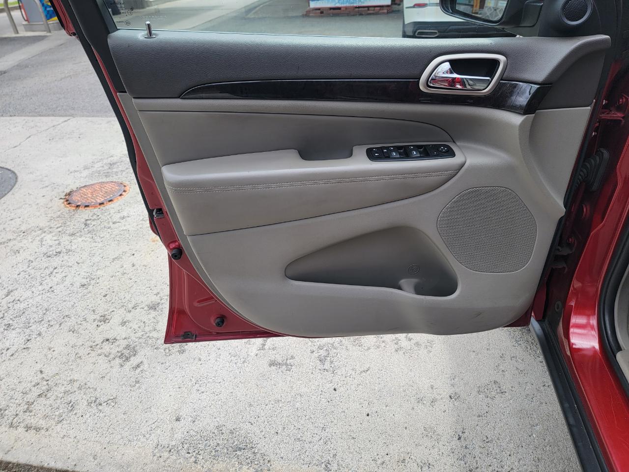 Jeep Grand Cherokee Laredo 4WD 2011