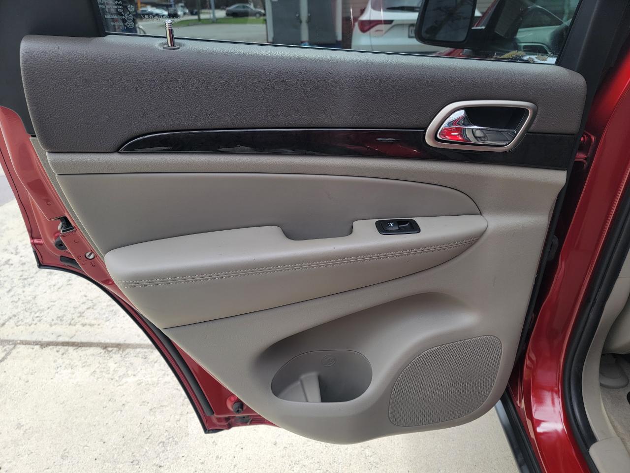 Jeep Grand Cherokee Laredo 4WD 2011