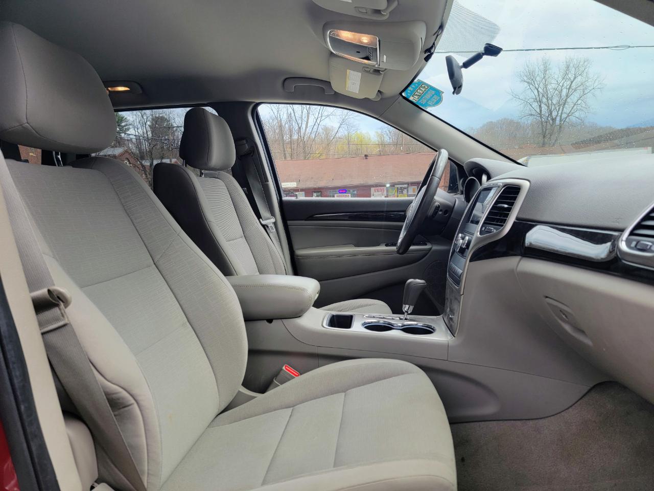 Jeep Grand Cherokee Laredo 4WD 2011