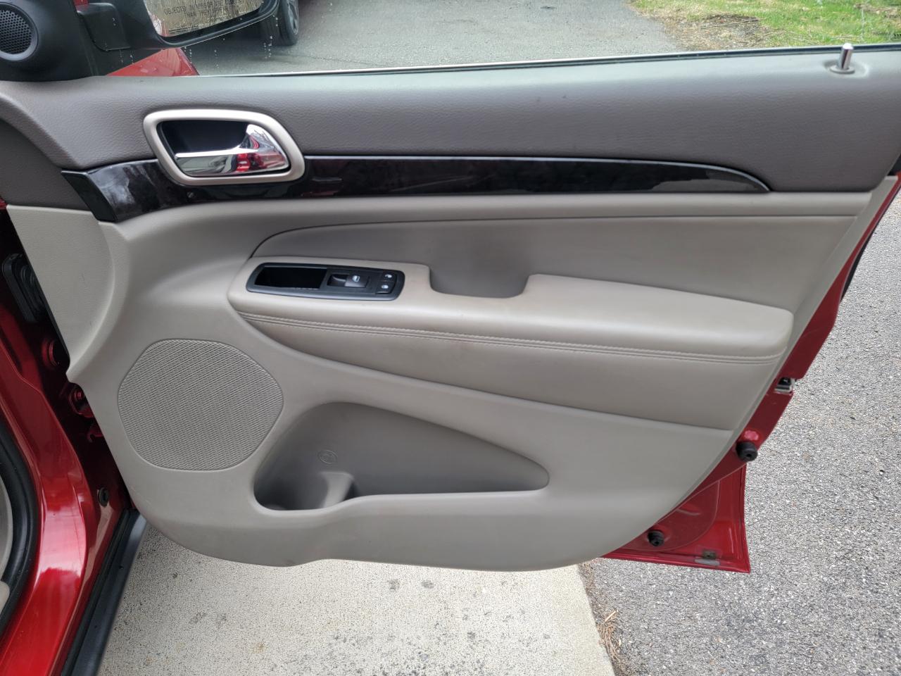 Jeep Grand Cherokee Laredo 4WD 2011