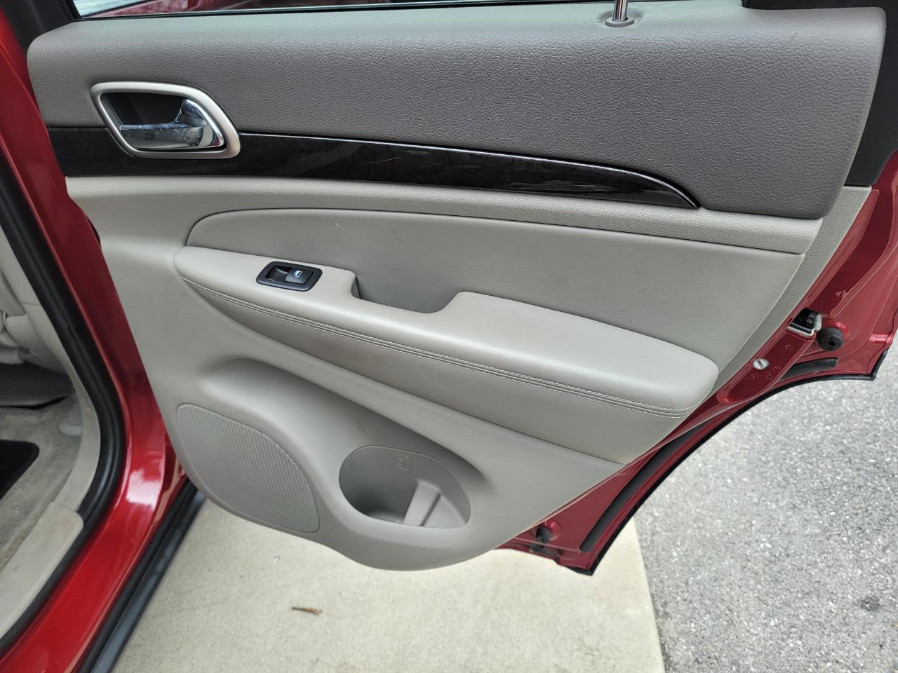 Jeep Grand Cherokee Laredo 4WD 2011