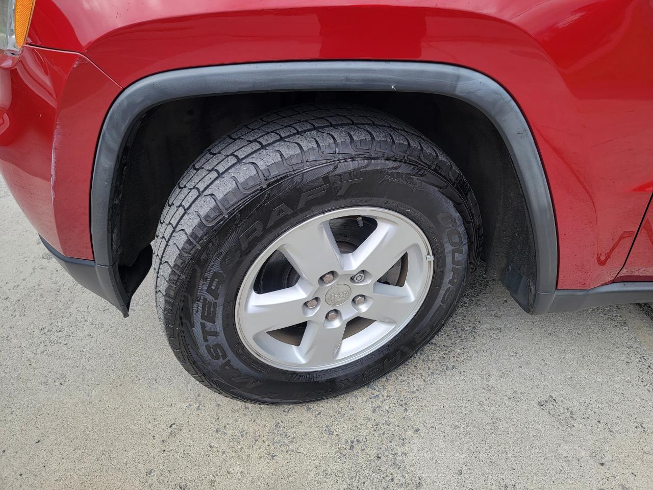 Jeep Grand Cherokee Laredo 4WD 2011