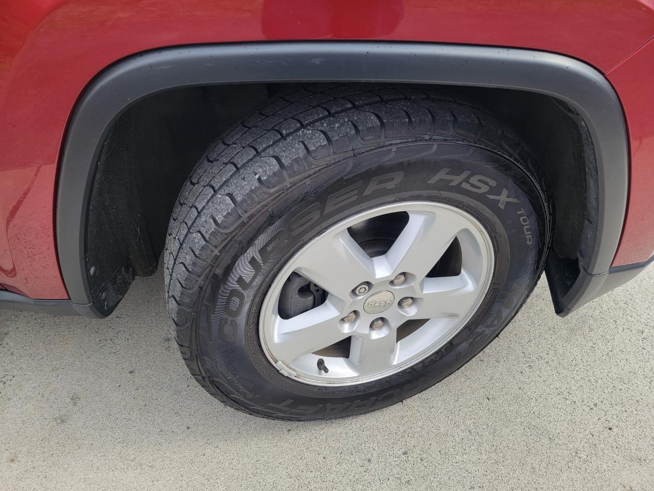 Jeep Grand Cherokee Laredo 4WD 2011