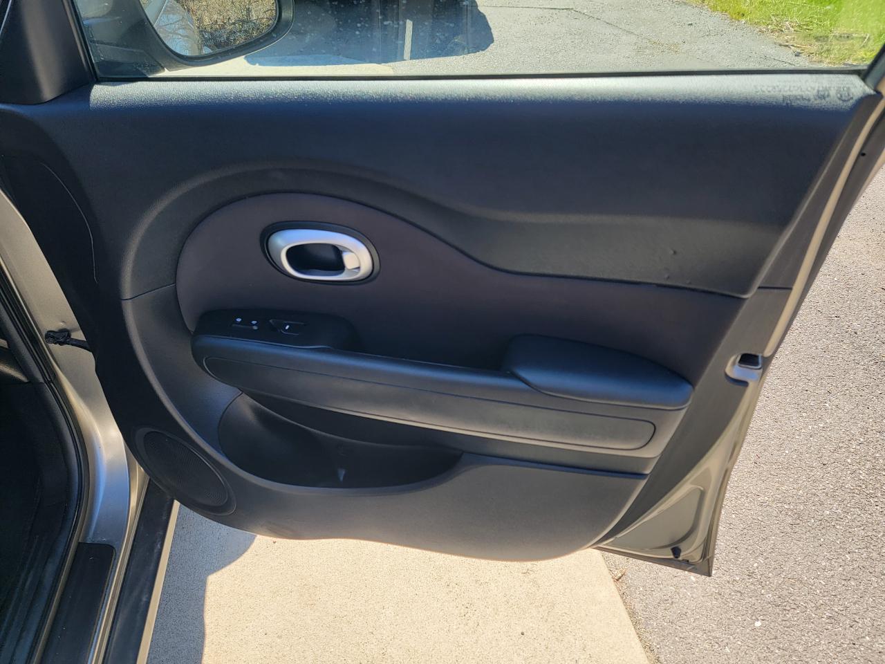 Kia Soul Base 6A 2016