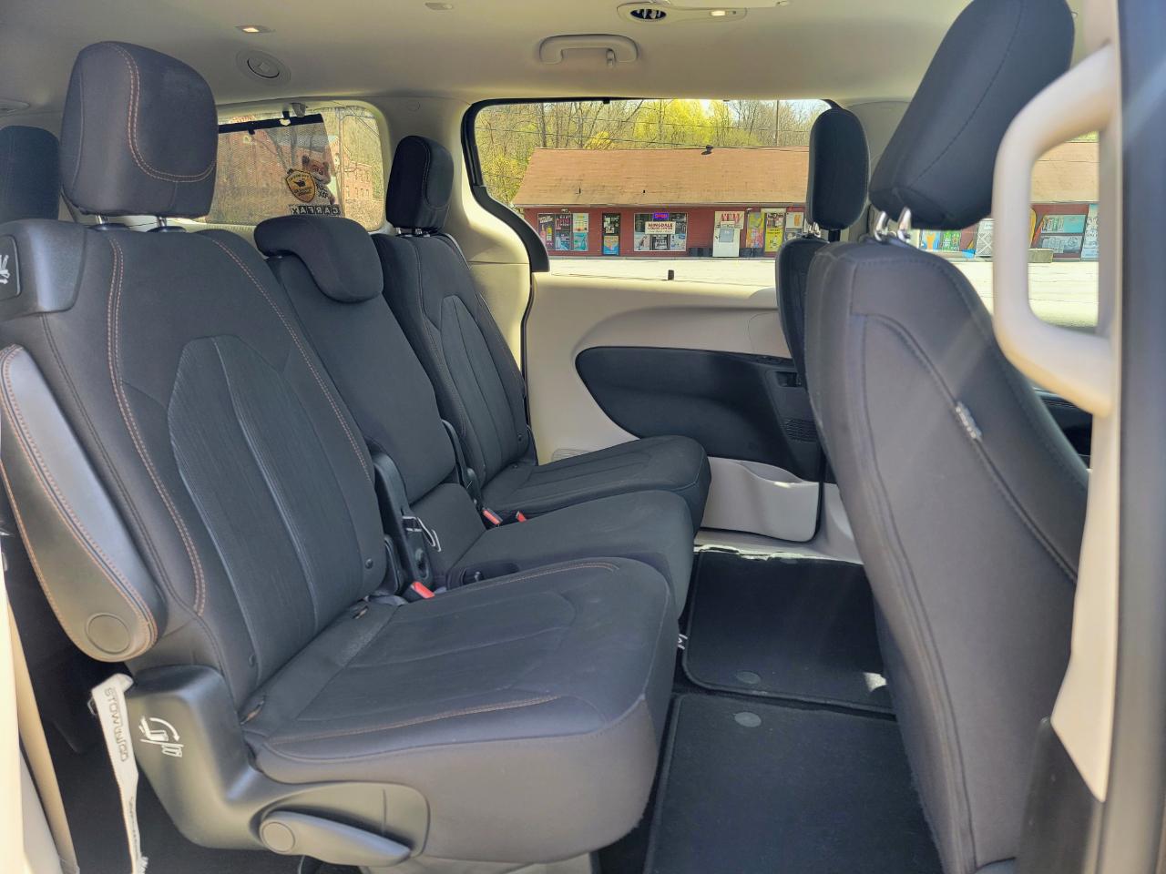 Chrysler Pacifica Touring-L 2017