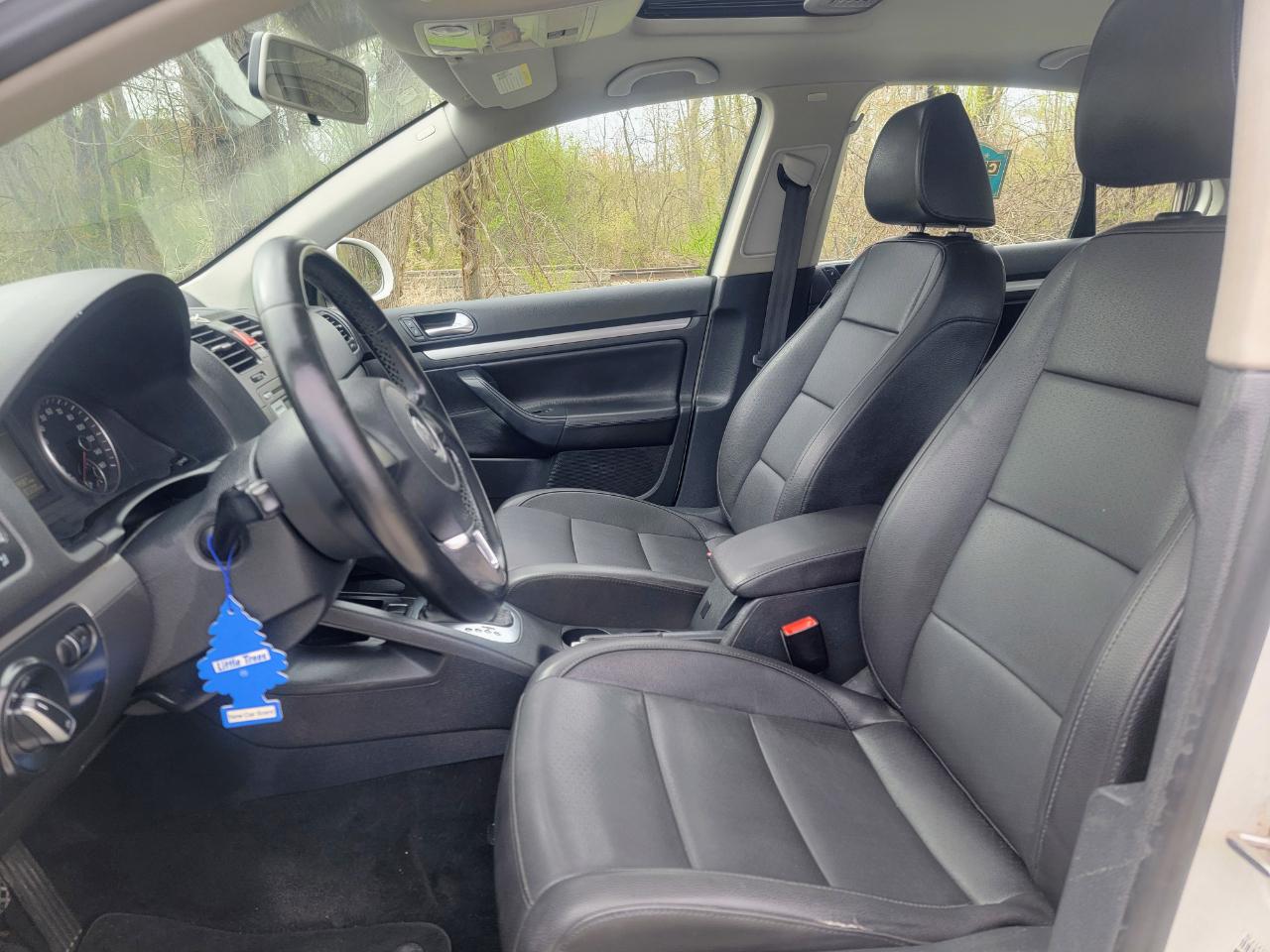 Volkswagen Jetta SEL PZEV 2010