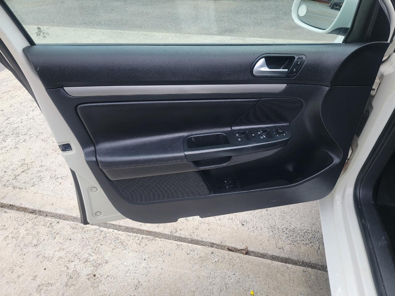 Volkswagen Jetta SEL PZEV 2010