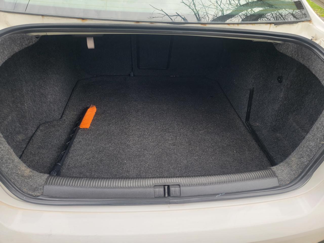 Volkswagen Jetta SEL PZEV 2010