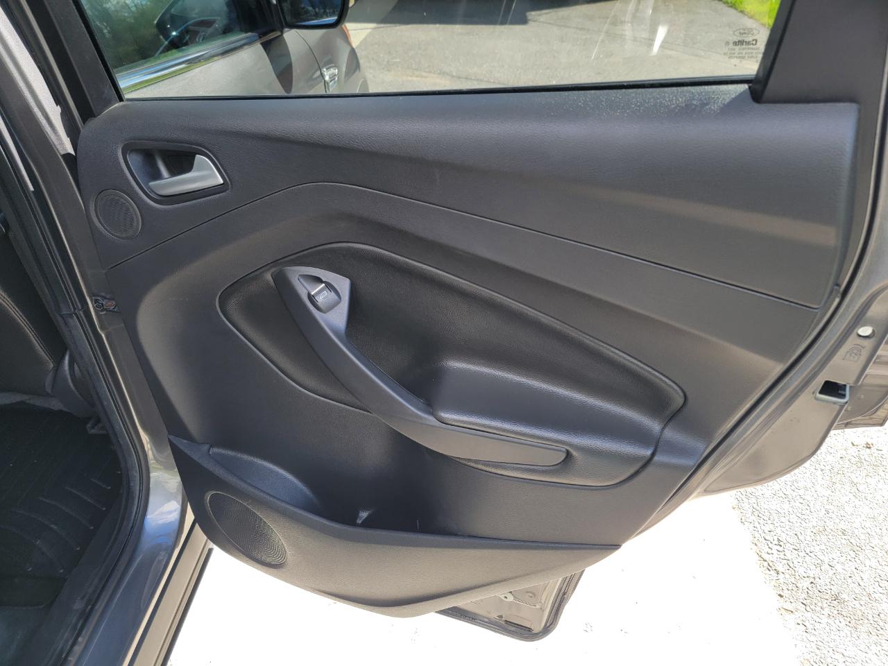 Ford Escape Titanium 4WD 2013
