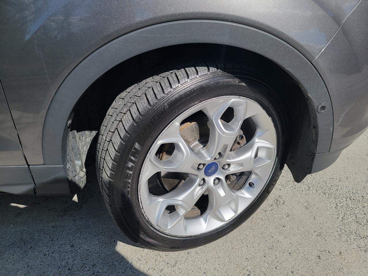 Ford Escape Titanium 4WD 2013