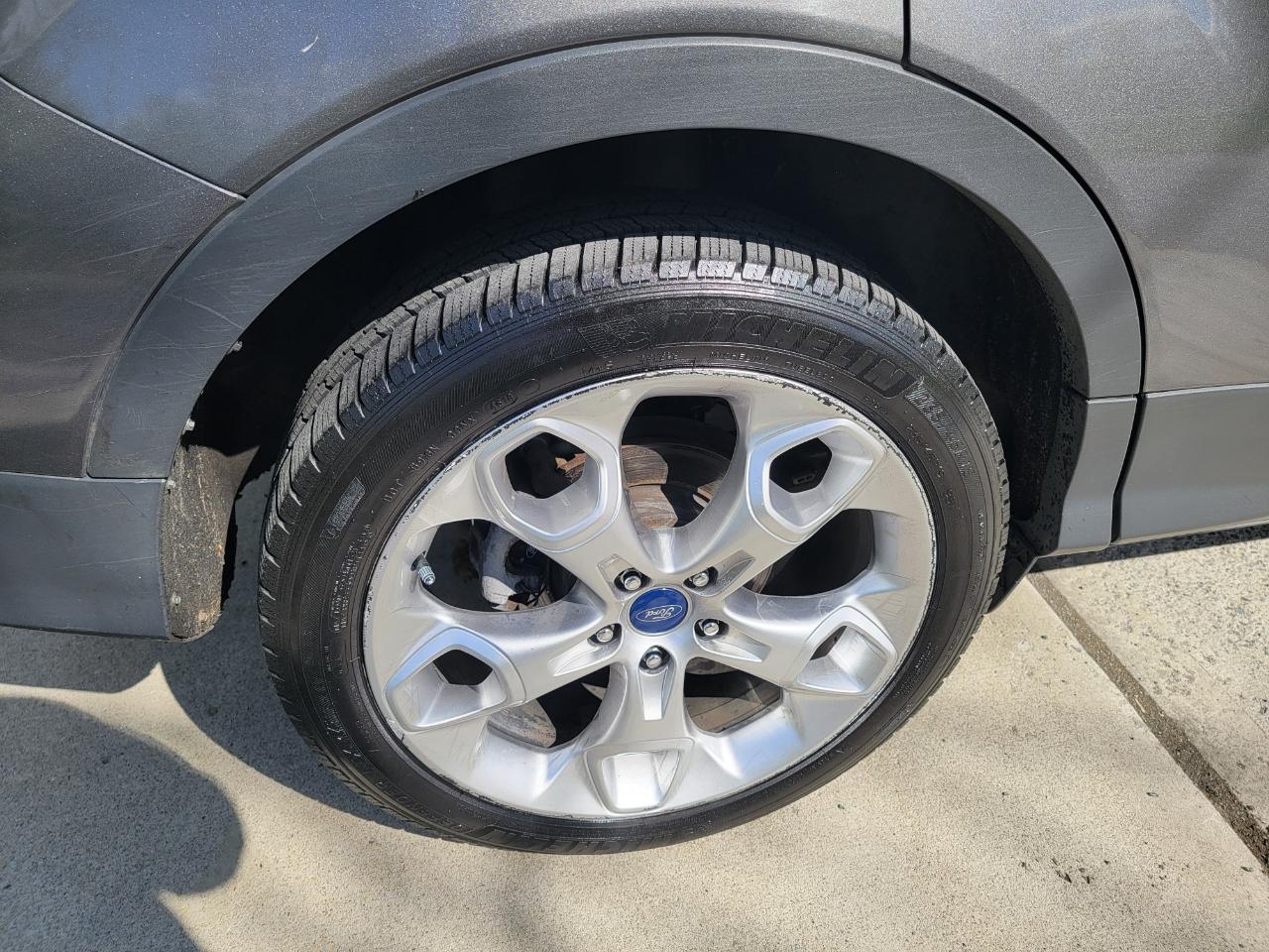 Ford Escape Titanium 4WD 2013