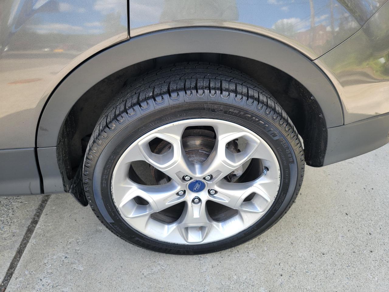 Ford Escape Titanium 4WD 2013