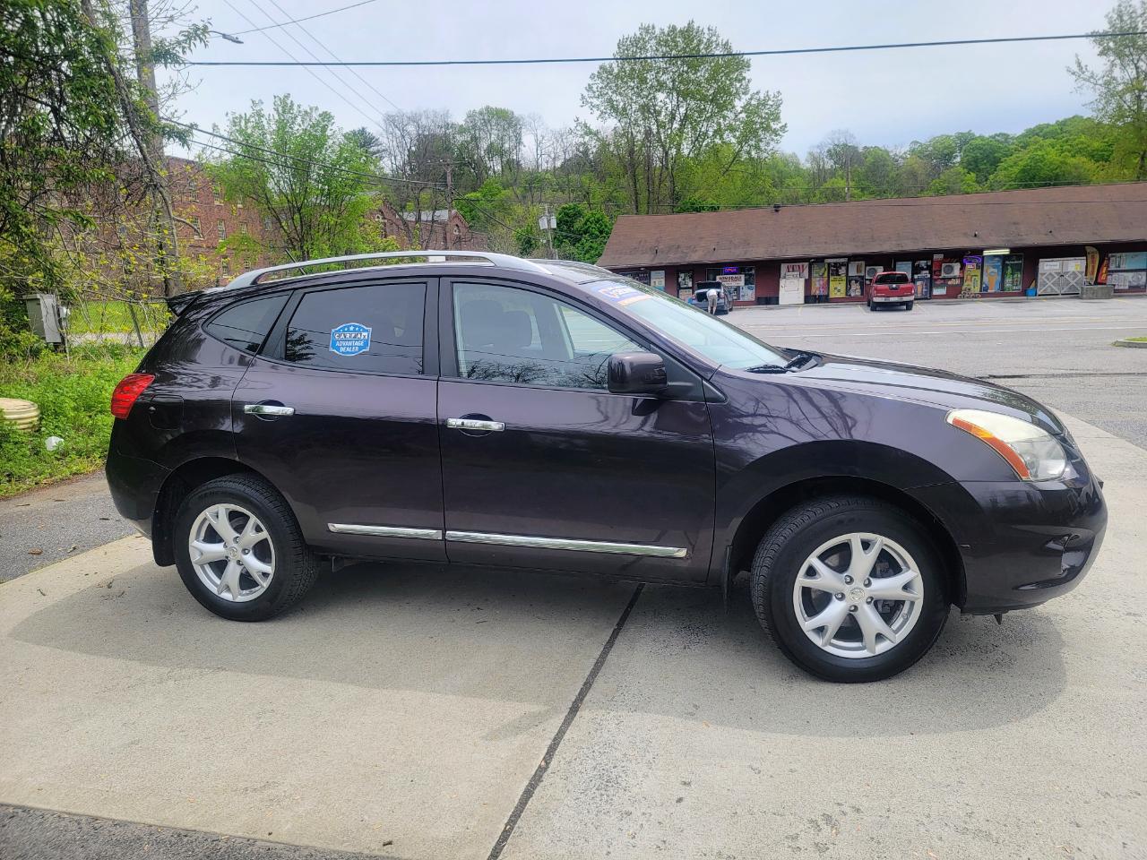 Nissan Rogue S AWD 2011
