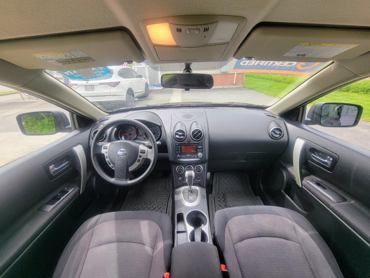 Nissan Rogue S AWD 2011