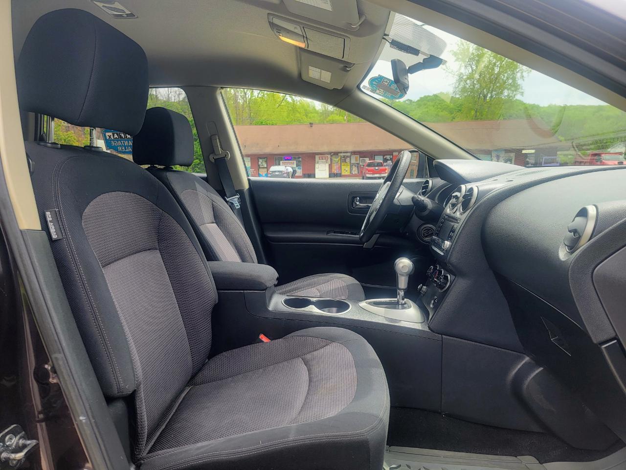 Nissan Rogue S AWD 2011