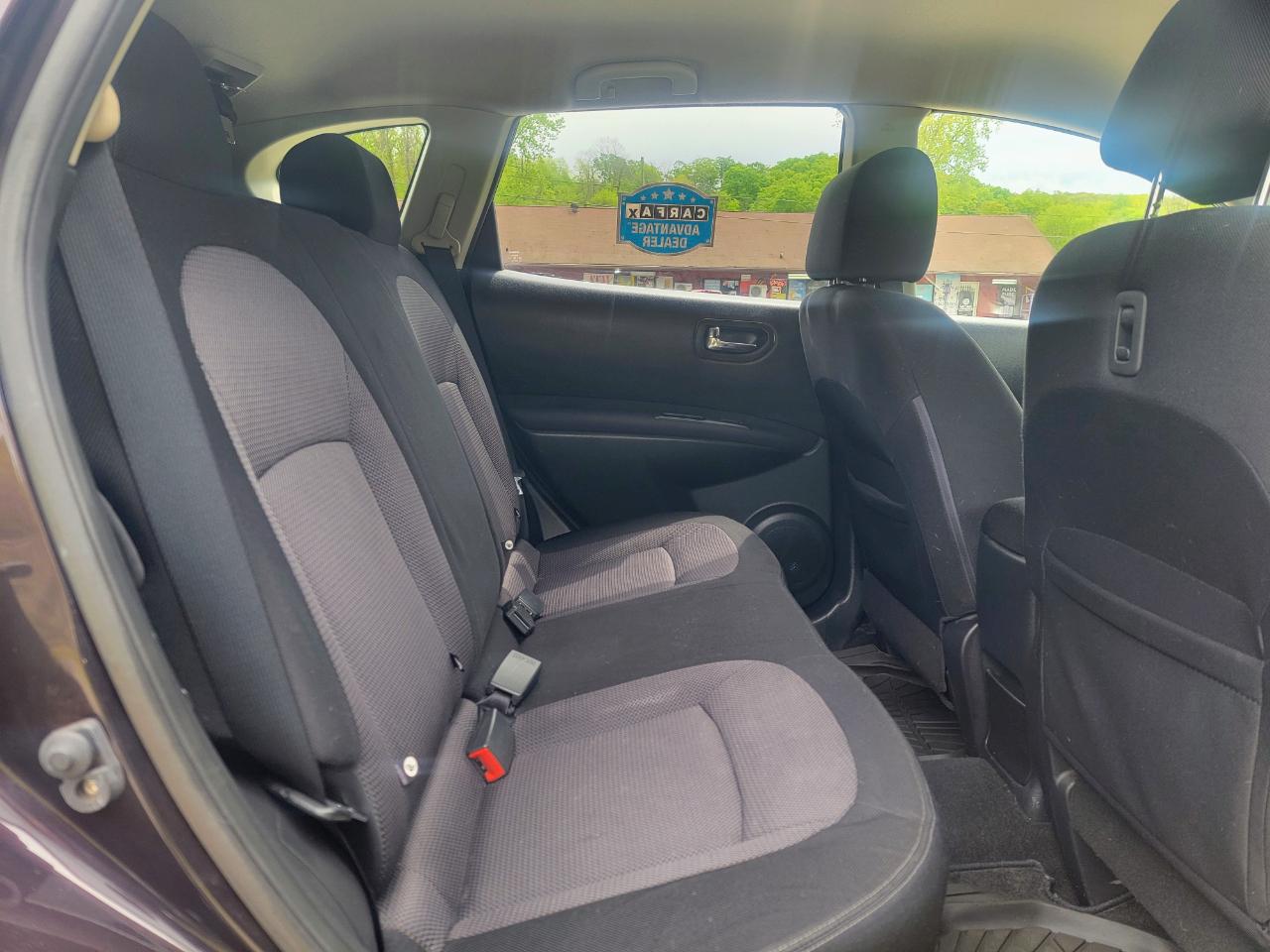 Nissan Rogue S AWD 2011
